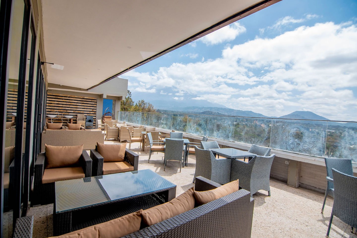 Summitlonge_home_relaxation-min