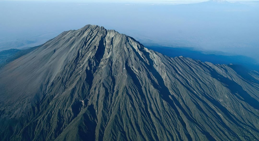 Mount_Meru_Aerial-View